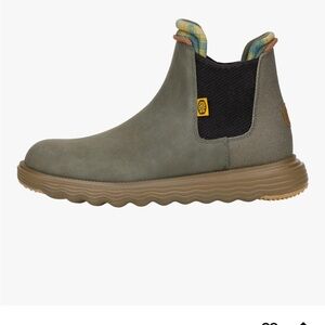 New in Box! Men’s Hey Dude Branson Boot Craft Leather dusty olive boot